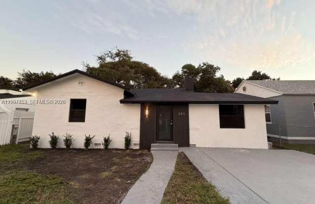 854 NW 76th St