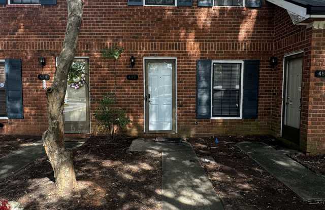 482 Huntington Rd.