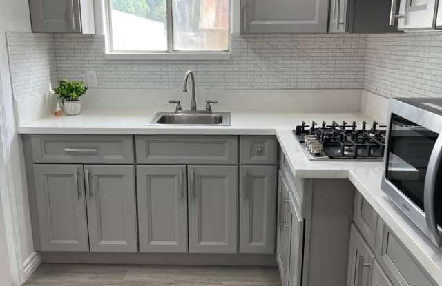 Cozy 1 Bed, 1 Bath Studio - ALL UTILITIES INCLUDED