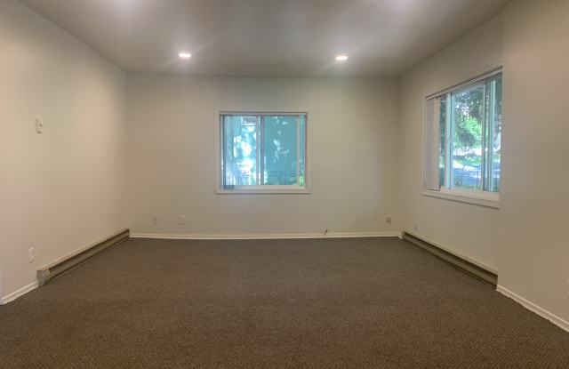 525 & 527 NE Morton St. - 1