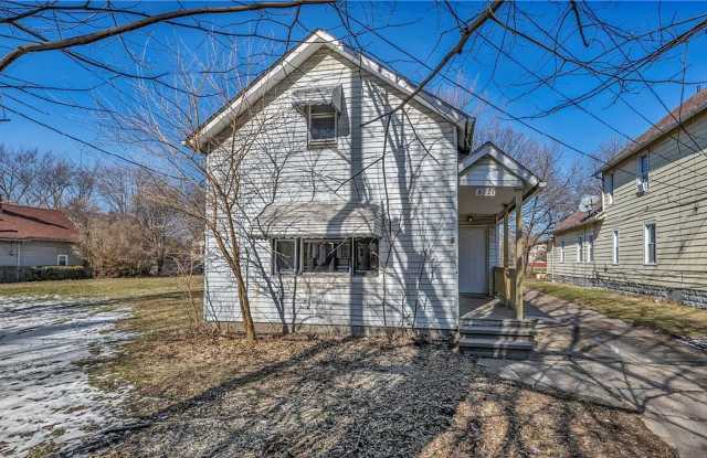 Charming 3-Bedroom Single Family Home – Your Perfect Space Awaits!