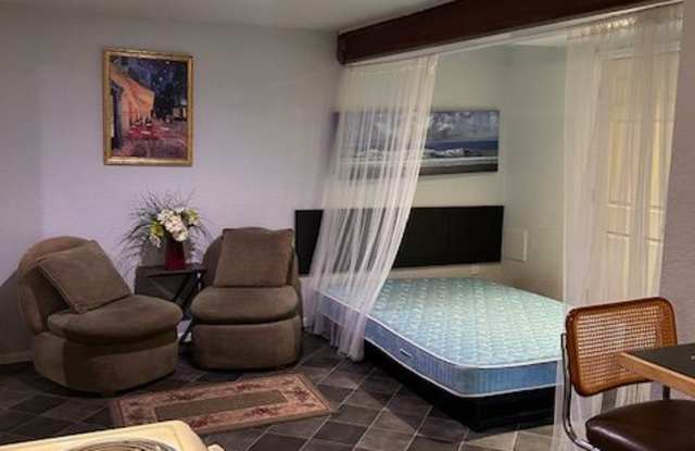 Photo of 2002 S. Helena St.