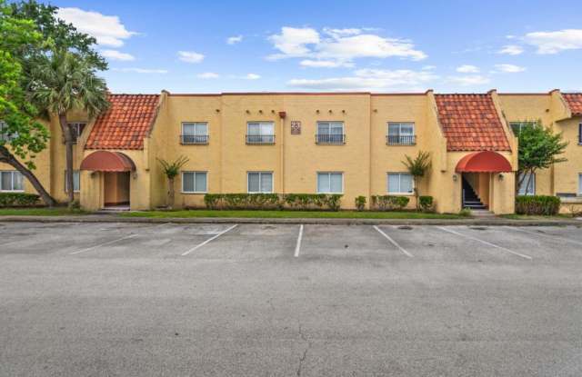 6552 LA MIRADA DR 7