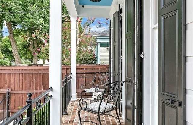 2837 PONCE DE LEON Street