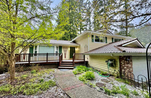 Renovated Woodinville home sitting in park like setting. - 15226 Northeast 195th Street, Woodinville, WA 98072