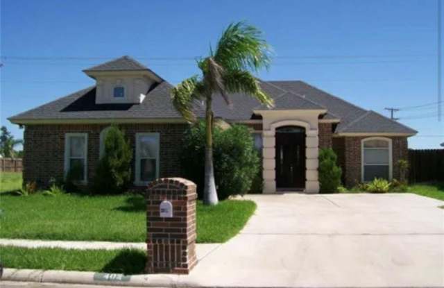 402 Hackberry Avenue