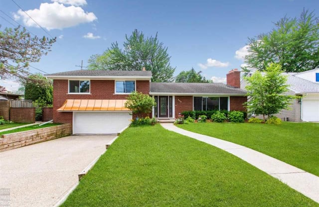 469 Cook - 469 Cook Road, Grosse Pointe Woods, MI 48236