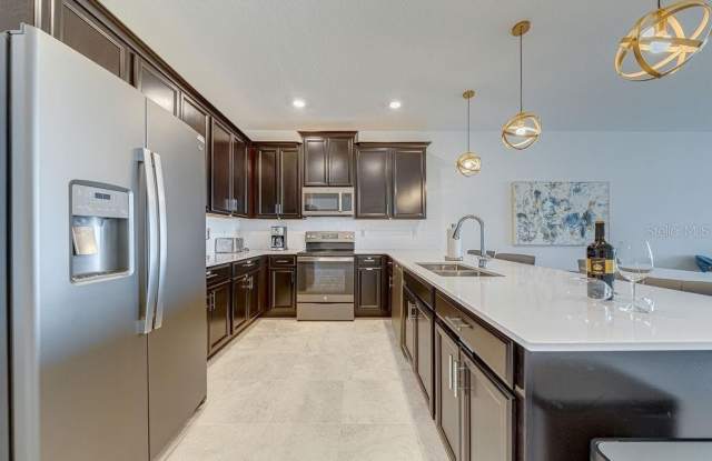 9327 SOMMERSET HILLS DRIVE