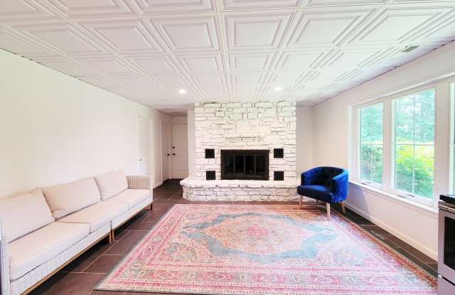 3220 East Huntsville Road