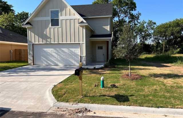 Photo of 716 E 5th Street