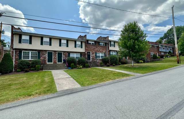 Spacious 2BR Townhome in Plum - Central AC  Garage! Call Today! photos photos