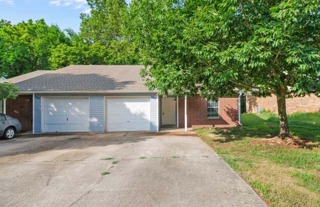 3 Bedroom 2 Bath Duplex with Garage