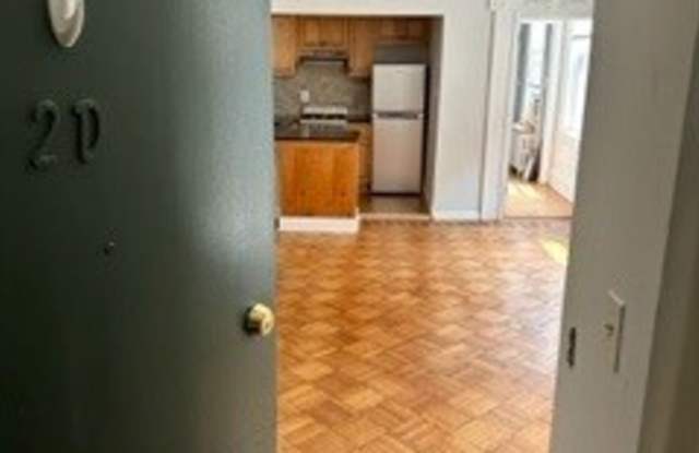 Photo of 909 Clinton Street