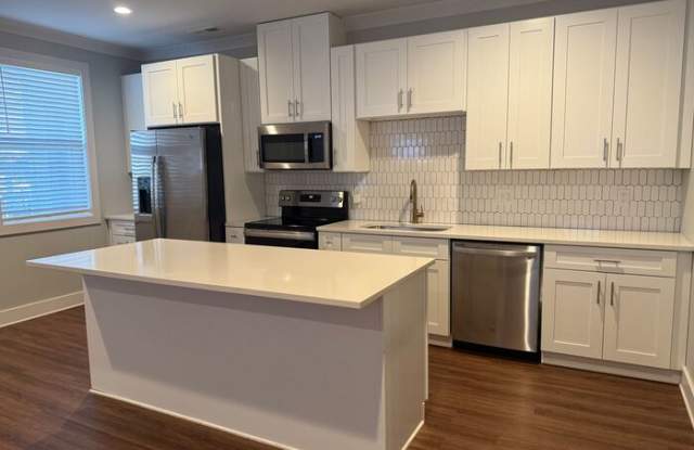 805 B Bradford Avenue