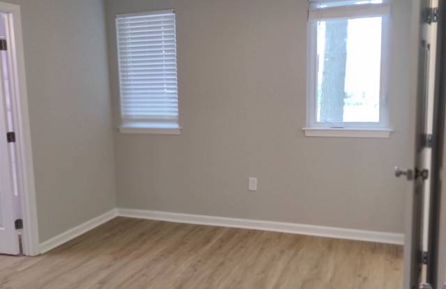 1403 Melrose Parkway - 4