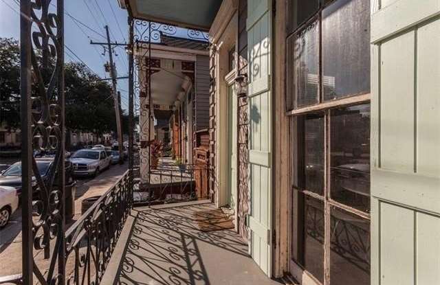 2621 ST PHILIP Street