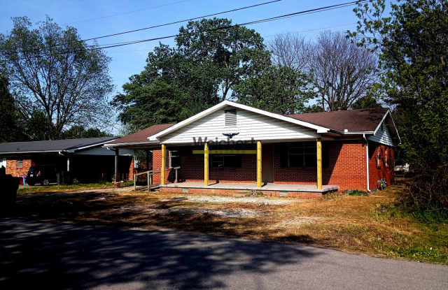 Remodeled 3bed/1bath with fenced backyard