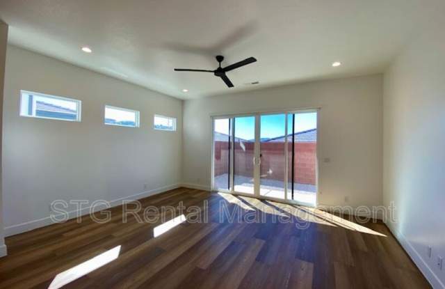 152 S Desert Saguaro Lane