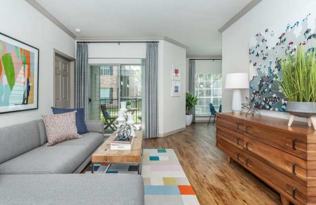 Photo of Richmond Towne Home Apartments