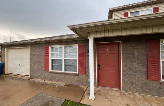 3401 SW Landau Ct Apt 1 &amp; 2