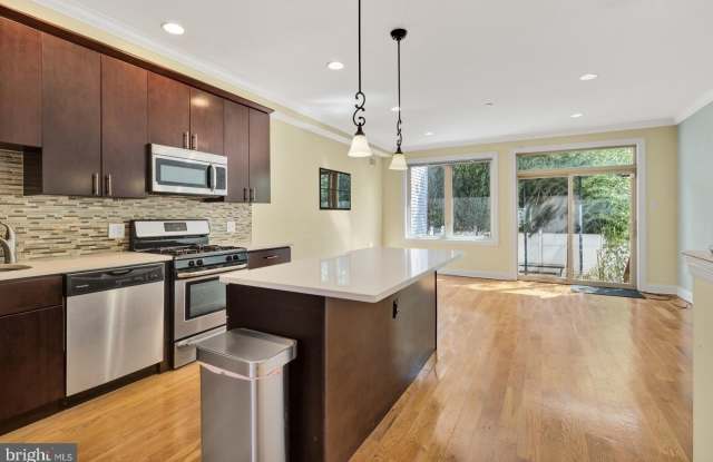 Photo of 725 N 20TH STREET