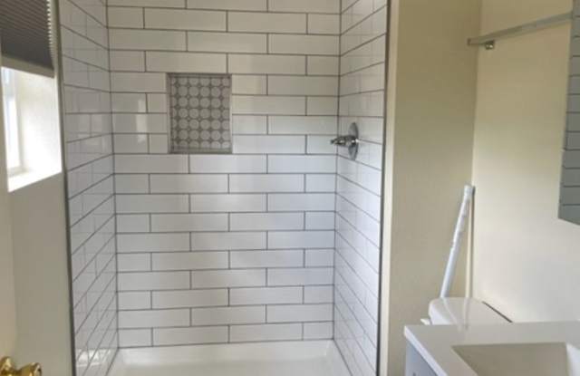 3 Bedroom 2.5 bath rental Available