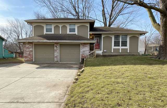 SEE IT NOW:Bright 3-Bed Home with Spacious Layout  Natural Light!