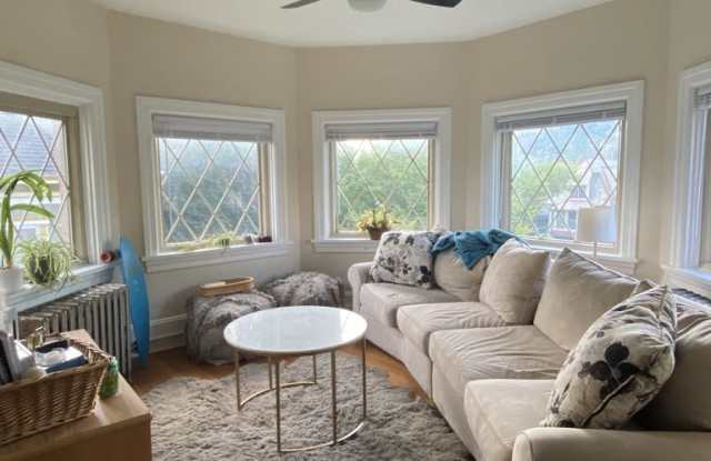 1051 West 4th Street Unit 3 - 1