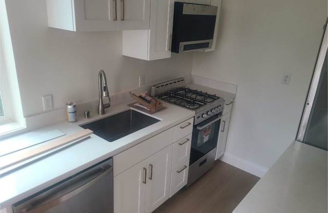 1486 La Playa Street