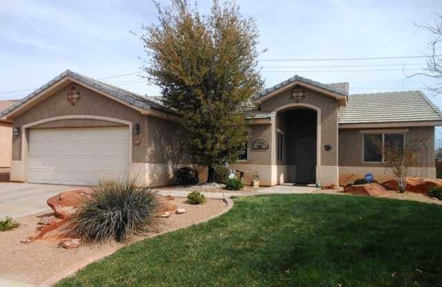 Spacious 3-Bedroom Home. Dog Friendly! - 1630 East 2450 South, St. George, UT 84790