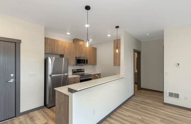 Viero Apartments - 13521 97th Ave E