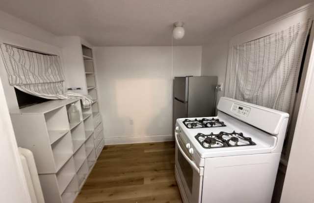 Photo of 111 W State St