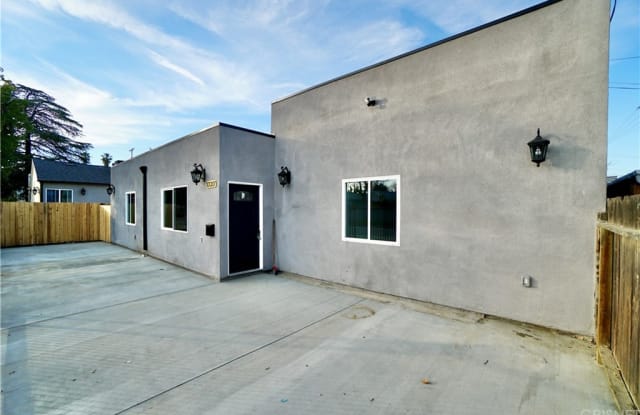 6702 St Clair - 6702 Saint Clair Avenue, Los Angeles, CA 91606