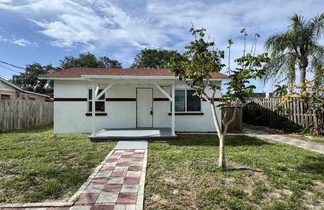 Photo of 26 W Seminole Avenue