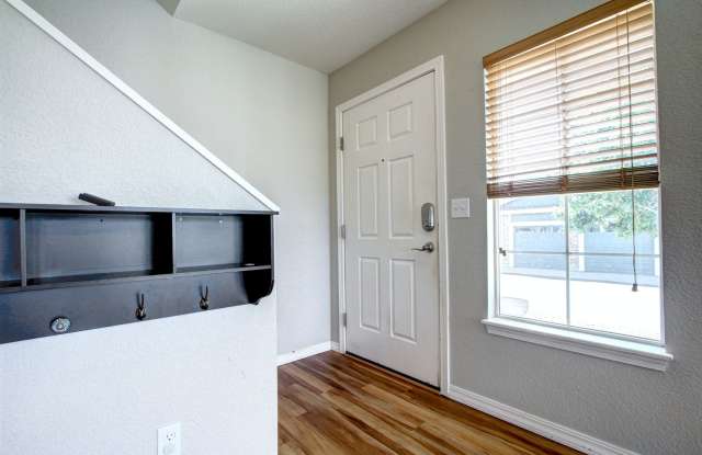 Rare Sapphire Pointe 2 bed townhome for lease great location in Castle Rock.