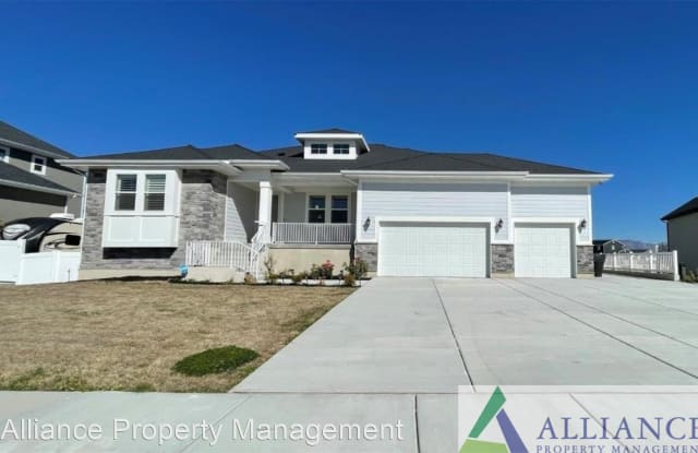 3292 W Blue Crane Dr. - 3292 Blue Crane Way, Clinton, UT 84015