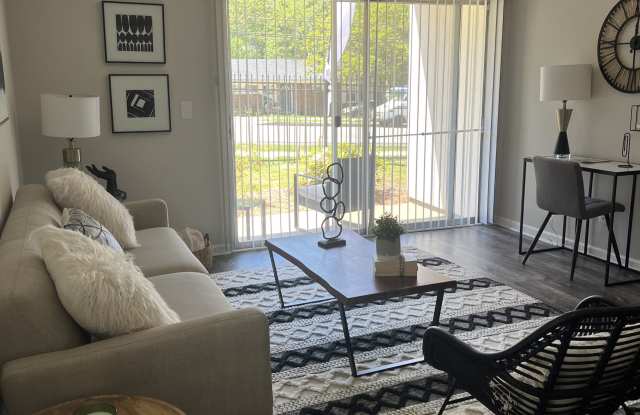 2215 Kilborne Drive Apt E