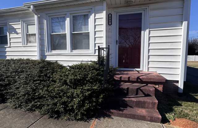 Photo of 884 Old Charlotte Road