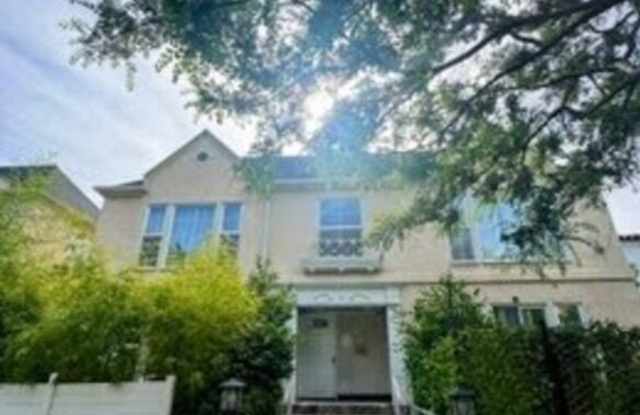 133 S Crescent Dr unit: 10