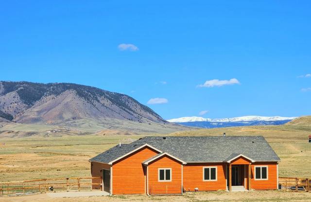 14 Eagletail Drive - 14 Eagletail Drive, Albany County, WY 82070