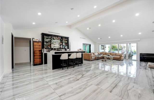 23104 Dolorosa Street