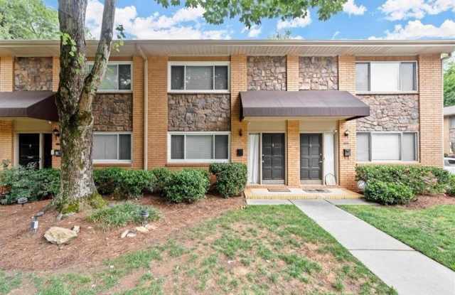 Photo of 100 Biscayne Drive NW