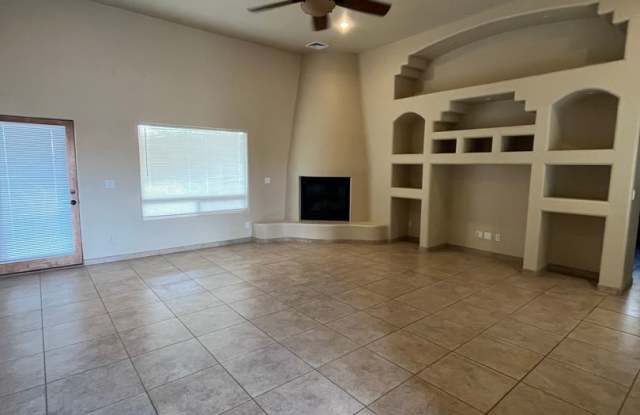 Beautiful 3 Bedroom Home! Available Now!