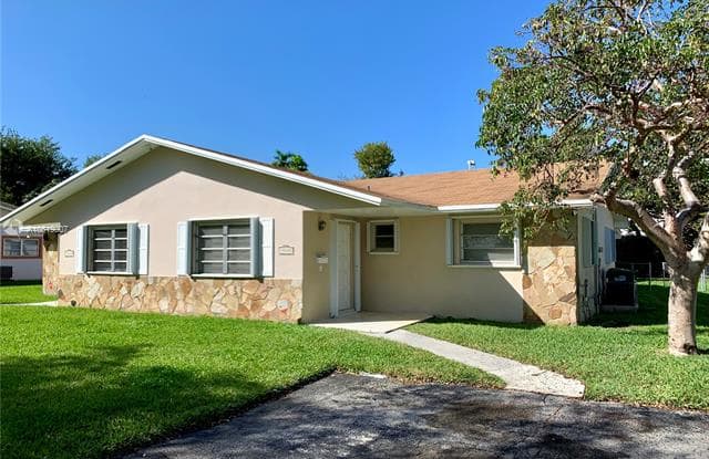 10820 SW 78th Ave - 10820 SW 78th Ave, Pinecrest, FL 33156