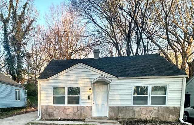 Cute 2 Bedroom 1 Bath Ranch - 7118 Flora Avenue, Kansas City, MO 64131