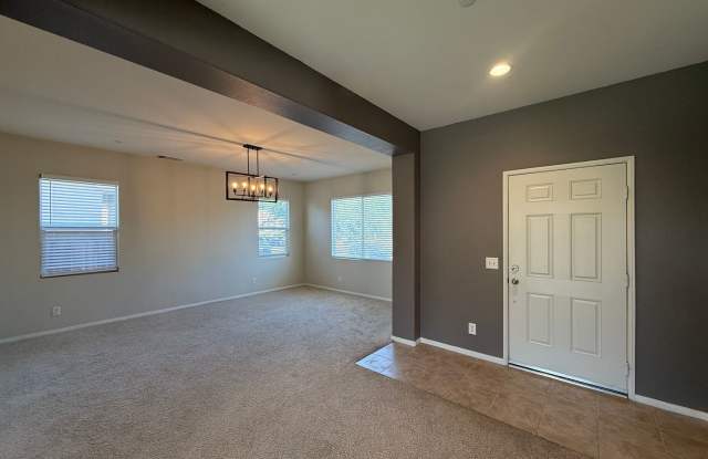 Rosamond 4 bedroom + 2 bath Available Now !