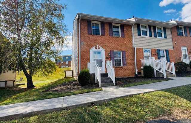 2 Bedroom, 1.5 Bath Townhouse