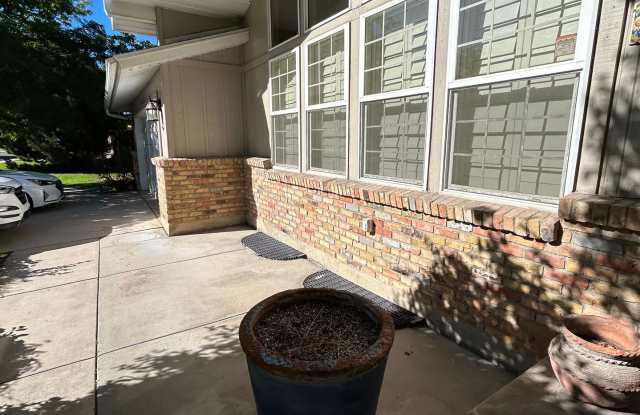 2 Bedroom 1 Bathroom Basement Apartment