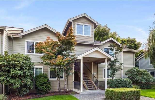 Photo of Spacious 2 Bed 1.5 Bath In Old Town Issaquah!