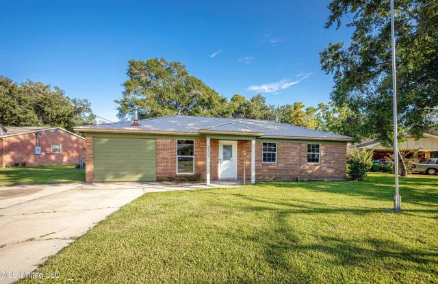 4702 Coronada Avenue